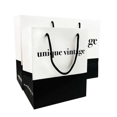 OEM angepasste Designs Luxus Matte Geschenk Kaufpapiertasche mit Logo für Kleidung Schuhen
