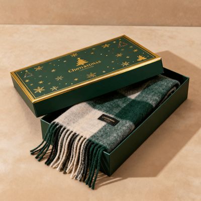 Custom Luxus Weihnachtsgeschenk Boxen Matte starre Karton für die Verpackung Schal Kleid Unterwäsche Shirt Recycling aseptische Materialien