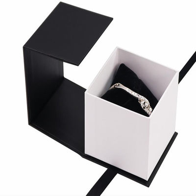 Kleine schicke Papier-Hochzeitsring-Halter-Box Schmuckstücke starre Kartonbox mit Klappdeckel