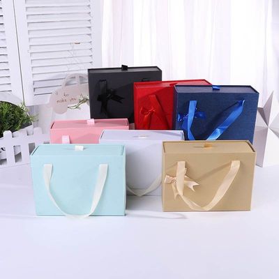 Wiederverwertbares benutzerdefiniertes Logo Luxus starre Ausziehbare Kleidung Verpackung T-Shirt Kleidung Papier Schublade Bekleidungskiste