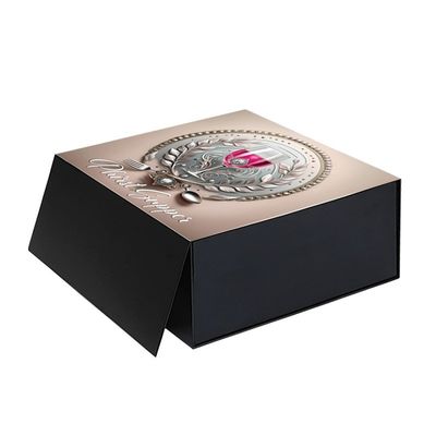 Verpackungskarton für Bankettglas mit individuellem UV-Logo und klappbarem Magnetverschluss