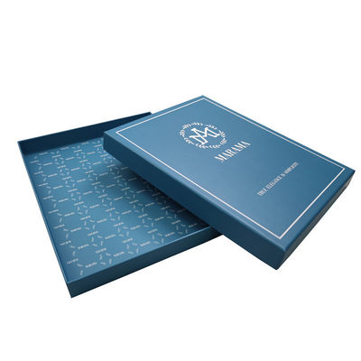 Kundenspezifische Bestellung akzeptiert Kleidung Verpackung Papierkleidung Box mit kundenspezifischer Größe Griff