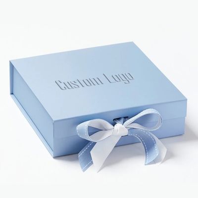 A4 Geschenkkarton mit Band und Magnetverschluss für eine elegante Verpackung