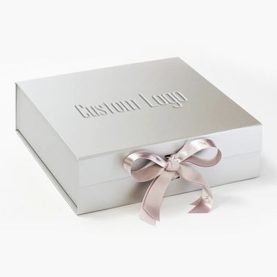 A4 Geschenkkarton mit Band und Magnetverschluss für eine elegante Verpackung