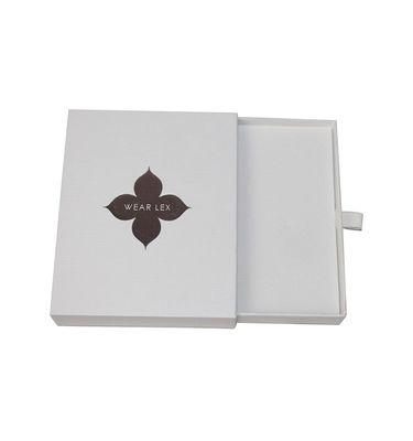 Weitere Geschenke Handwerk Oberfläche Finish Glanz weiße Box mit Schwarz Silber Hot Foil Logo