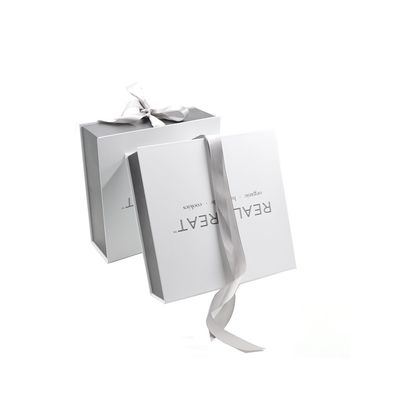 Besonderheit für die Herstellung von Geschenken aus weißem Karton mit Bandverschluss