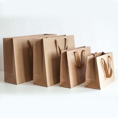 Braune Kraftpapier-Einkaufstüten Offsetdruck Bekleidung Papiertüte Customized Logo