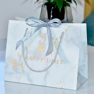 Warmstempeln kundenspezifische Luxus-Geschenktaschen recycelbare Kraft-Einkaufstaschen mit Griff