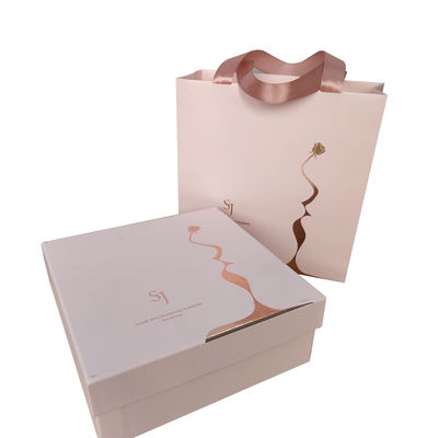 Luxus-Logo-Goldfolie Druck Kraftpapier Einkaufspaket für Schuhe Kleidung