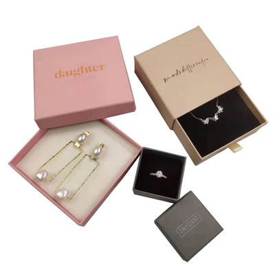 Custom Logo Halskette Ohrringe Schmuck Geschenkverpackungskiste mit Schaumstoff Einfügen starre Kartonbox für Ringe und Armbänder