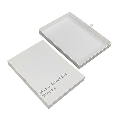 Weiße Schachtel mit Texturmuster einfach elegant mit Logo Silber glänzend Karton Schublade Schmuck Kleines Geschenk Verpackung
