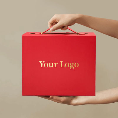 Custom Logo Geschenkbox aus exquisitem recycelbaren Karton mit praktischem Ledergriff