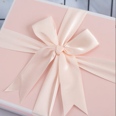 High-End Geschenkbox Verpackung anpassbare Größe zum Valentinstag Muttertag Schwarz-Weiß-Bogen-Dekoration Geschenkbox