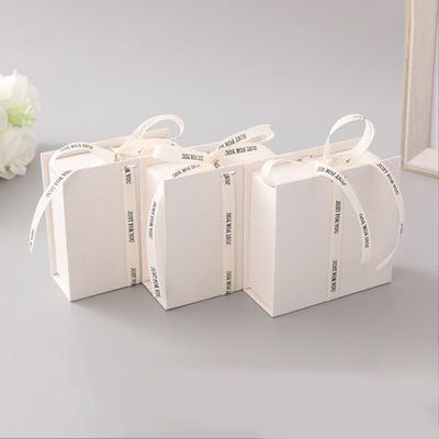 Weißband-Logo Klappgeschenk-Box Make-up-Kleidung Accessoires Starrkarton mit glänzender Lamination