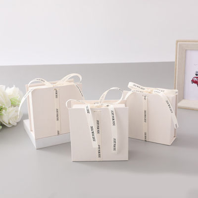 Weißband-Logo Klappgeschenk-Box Make-up-Kleidung Accessoires Starrkarton mit glänzender Lamination