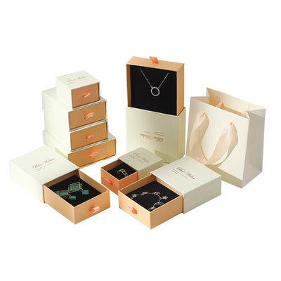 Personalisiertes Kosmetik-Set Starr ausziehbare Schiebetasche Schmuck Geschenkverpackung Papierbox mit Einfügungsmaterial