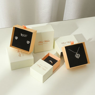 Personalisiertes Kosmetik-Set Starr ausziehbare Schiebetasche Schmuck Geschenkverpackung Papierbox mit Einfügungsmaterial