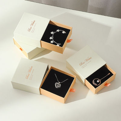 Personalisiertes Kosmetik-Set Starr ausziehbare Schiebetasche Schmuck Geschenkverpackung Papierbox mit Einfügungsmaterial