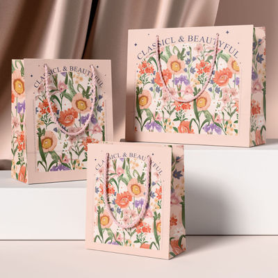 Besondere Kleidung Einkaufstüten Verpackung Luxus Elfenbeinkarton Kraftpapier Billigpreis Einkaufstüte Geschenkgutschein