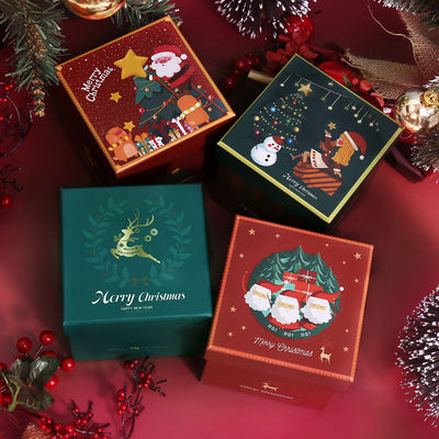 Luxuriöse, individuelle Weihnachtsverpackung im Stil von umweltfreundlichen Geschenkverpackungen aus Karton, roter Deckel, Weihnachtsband, Geschenkbox-Set