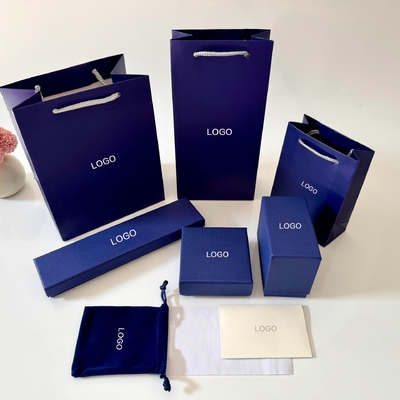 Großhandel Custom Logo Schmuck Papiertaschen & Markenpapiertaschen Luxus Geschenkverpackung Vollständige Palette von Papierboxen zum Verpacken