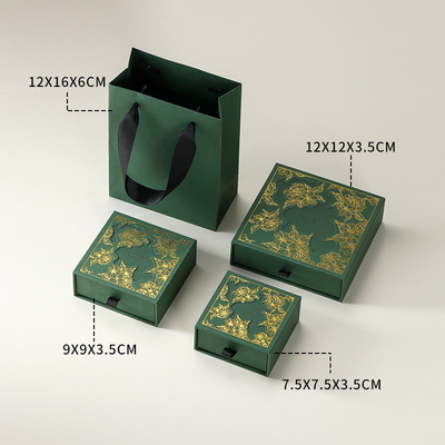 Fabrik Custom 9*9cm Quadrat Papier Ohrring Halskette Hohlverpackungskiste für Magnetschmuck Geschenk